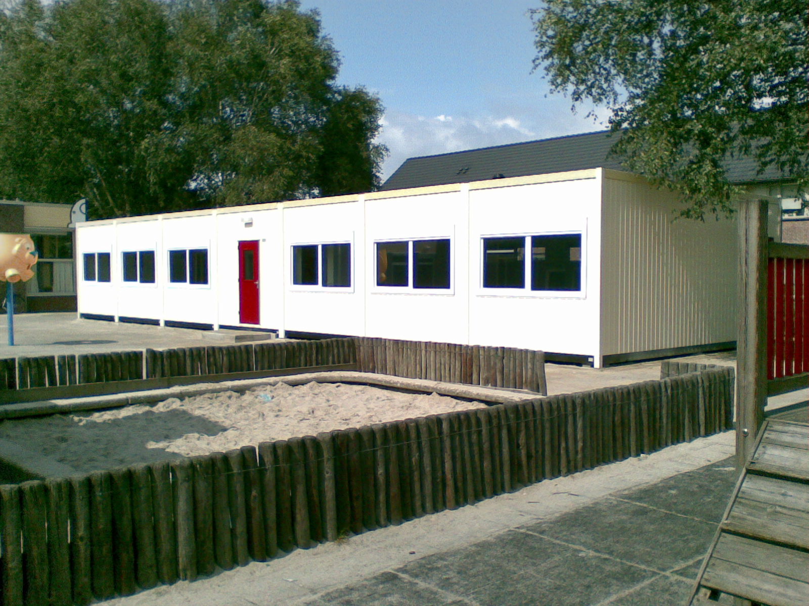 Wat kost vergunning en fundering voor een tijdelijk klaslokaal